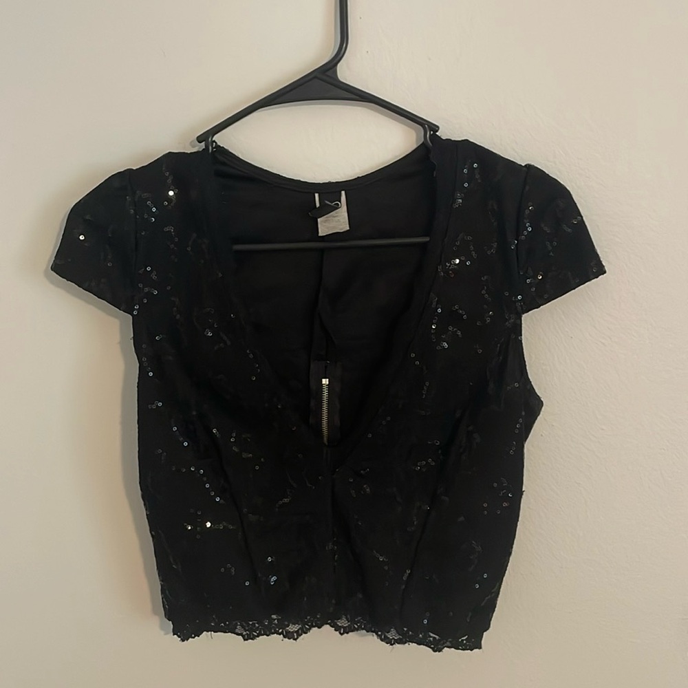 Black sequins crop
